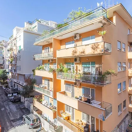 Arnobio In Vatican 4*